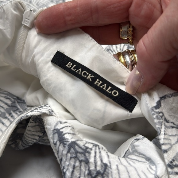 Black Halo Signature Jackie O Sheath Dress in Gray and White Size 8 - Picture 3 of 9